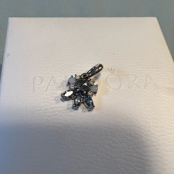 Pandora Necklace Pendant - Picture 5 of 7